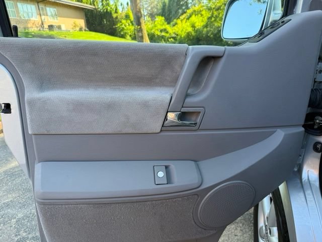 Used 2003 Volkswagen Eurovan MV FWD image 9