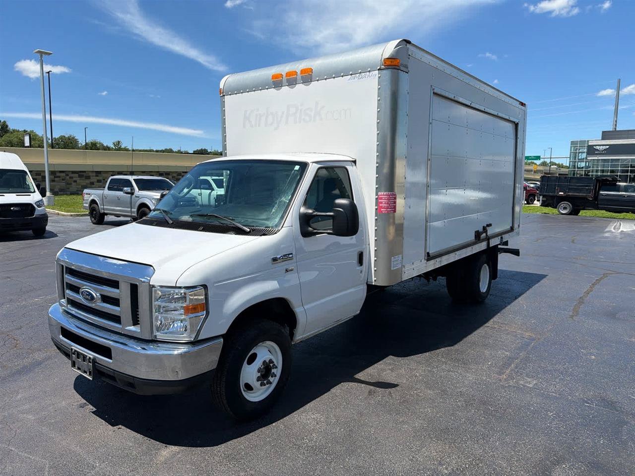 Used 2016 Ford E-450 and Econoline 450 Super Duty w/ Exterior Upgrade Package RWD image 5