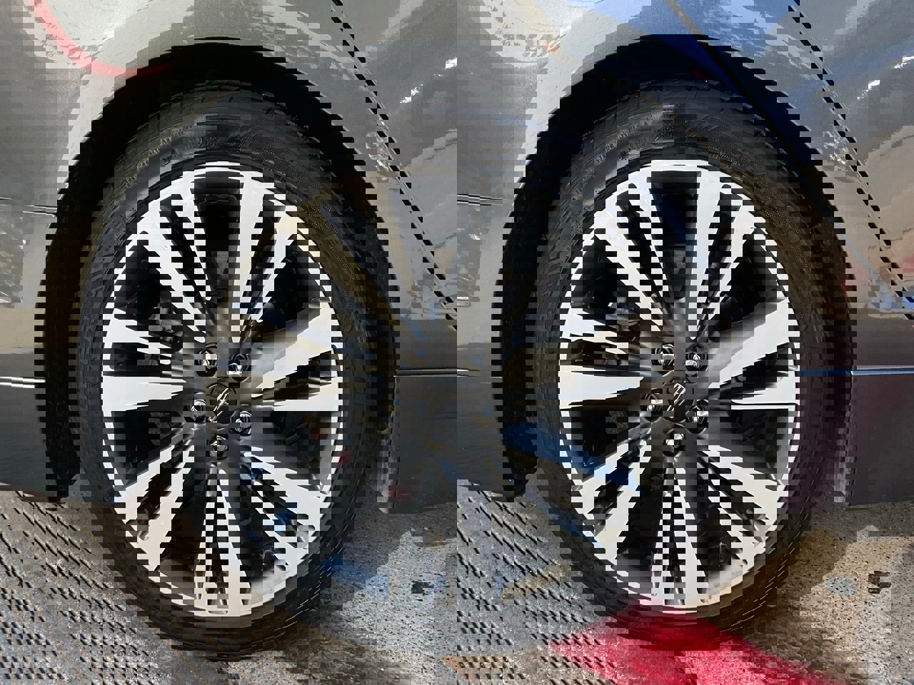 Used 2019 Lincoln MKZ Reserve w/ Luxury Package image 9