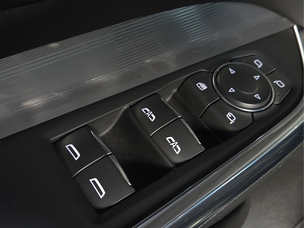 Used 2024 Cadillac XT4 Premium Luxury AWD/4WD image 18