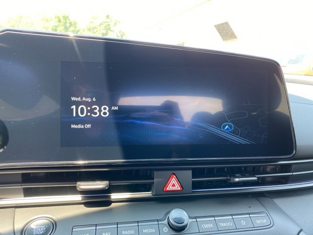 New 2025 Hyundai Elantra SEL image 18