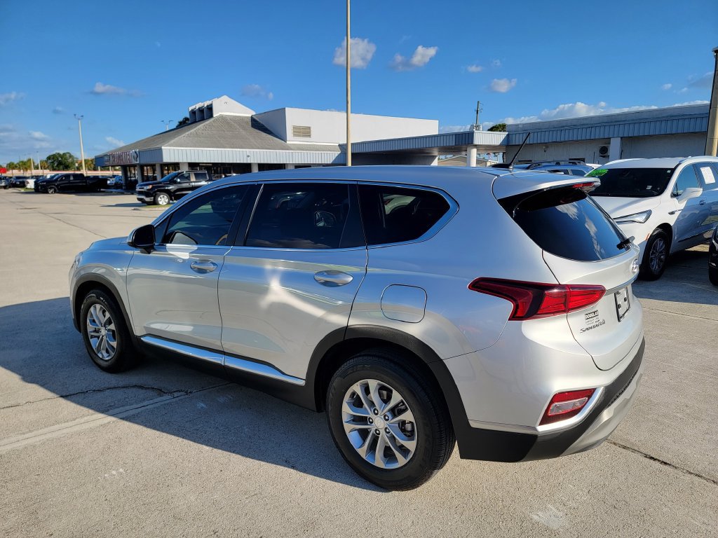 Used 2020 Hyundai Santa Fe SE FWD image 3