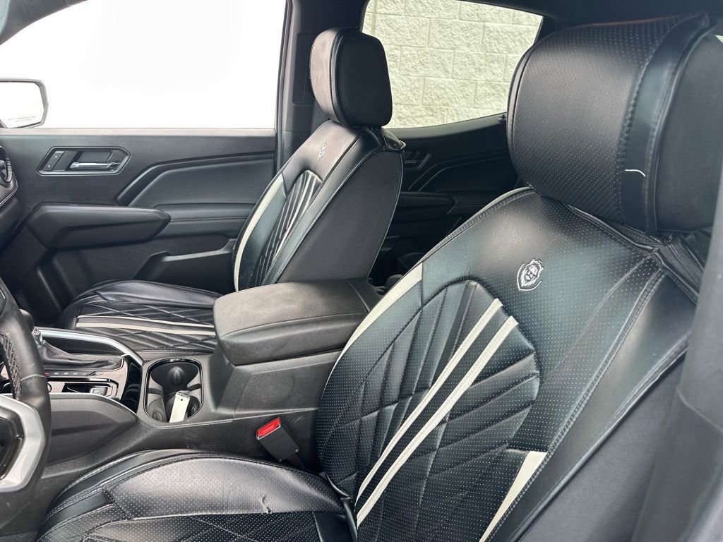Used 2024 Chevrolet Colorado LT w/ LT Convenience Package image 9