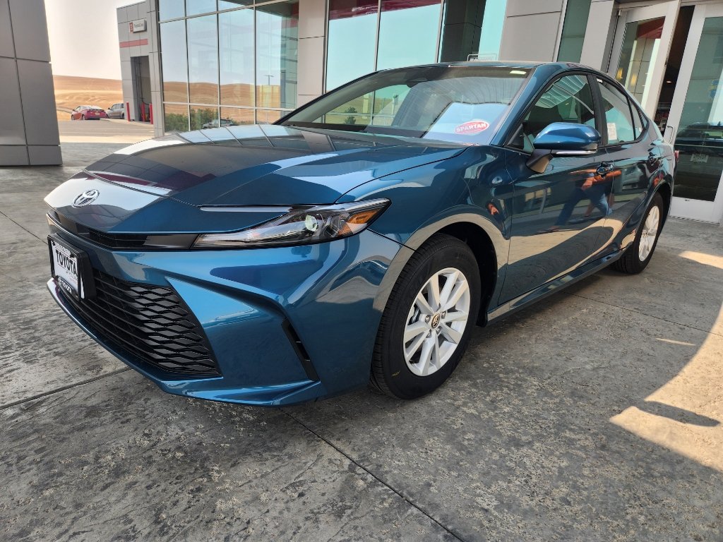 New 2026 Toyota Camry LE w/ Convenience Package AWD/4WD image 3