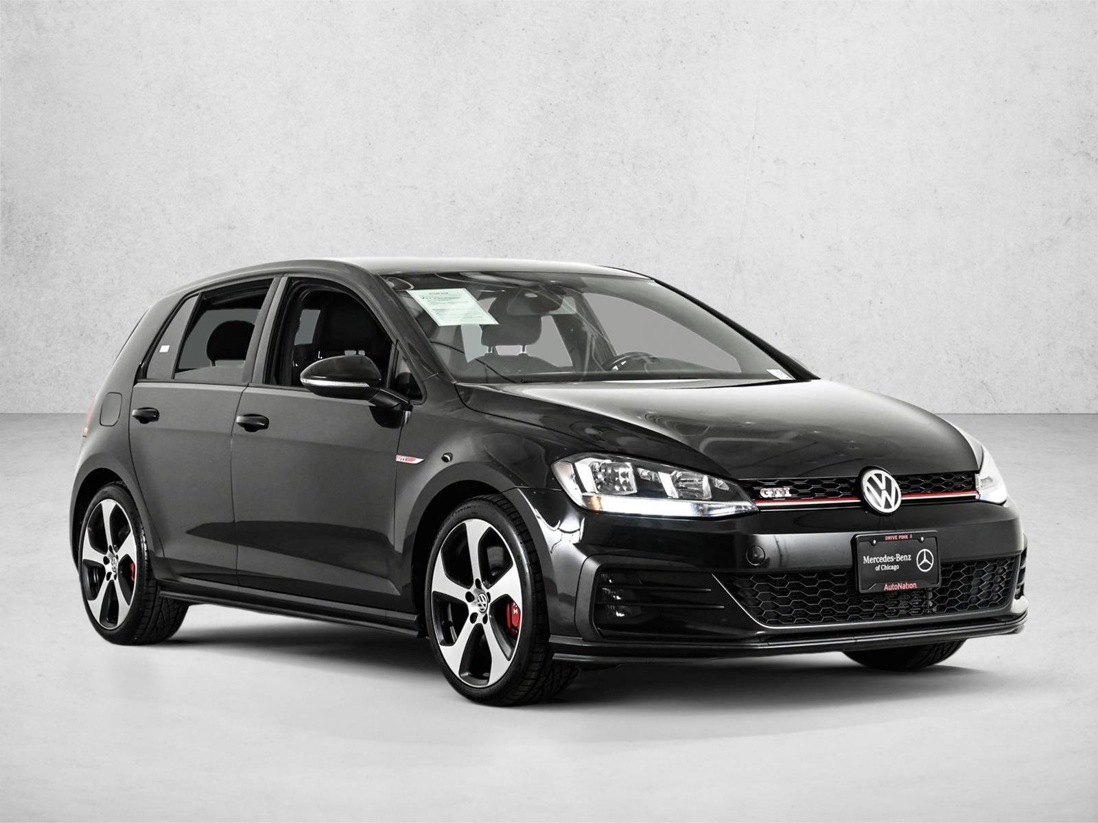 Used 2019 Volkswagen Golf 4-Door FWD image 3