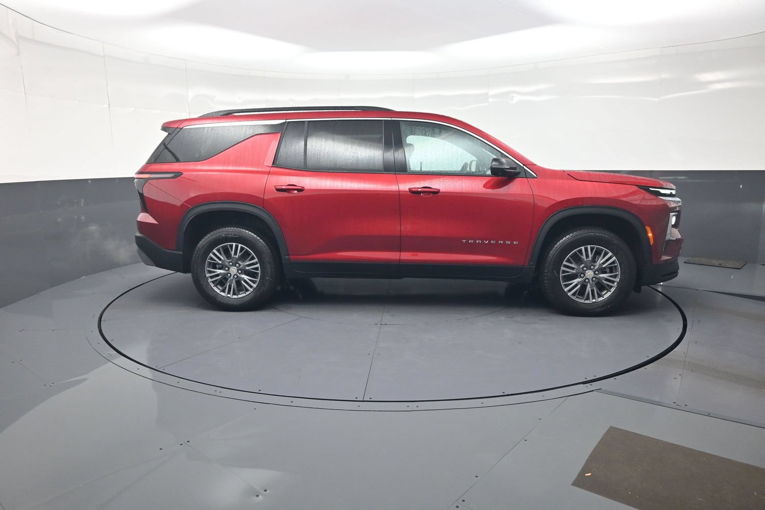 New 2026 Chevrolet Traverse LT w/ Driver Confidence Package AWD/4WD image 2