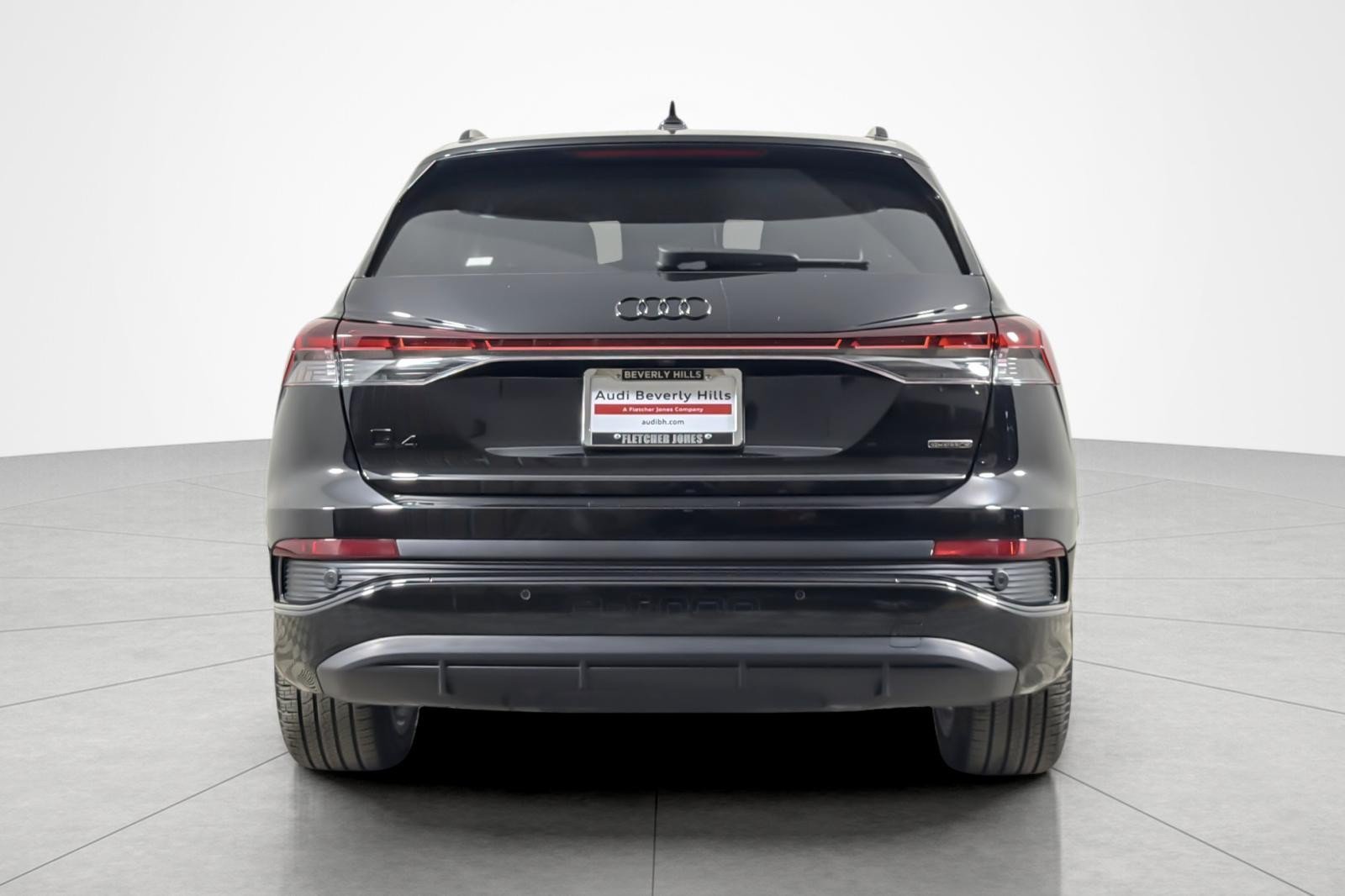 Used 2026 Audi Q4 e-tron Premium Plus w/ Premium Plus AWD/4WD image 4