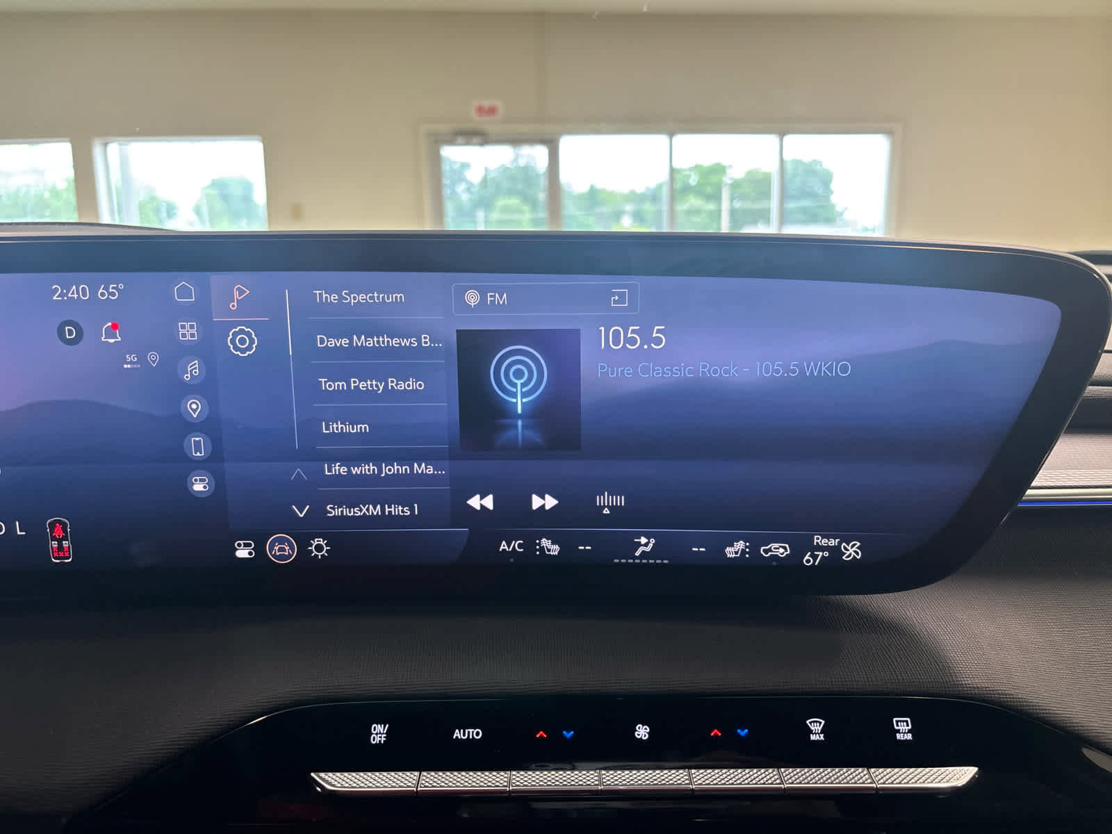 Used 2025 Buick Enclave Sport Touring w/ Power Package FWD image 48