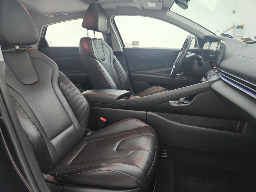 Used 2025 Hyundai Elantra Limited FWD image 37