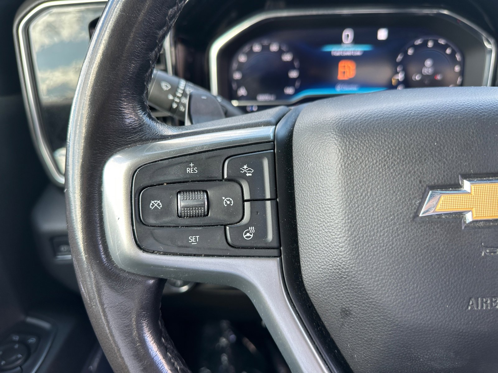 Used 2023 Chevrolet Silverado 1500 LTZ image 19