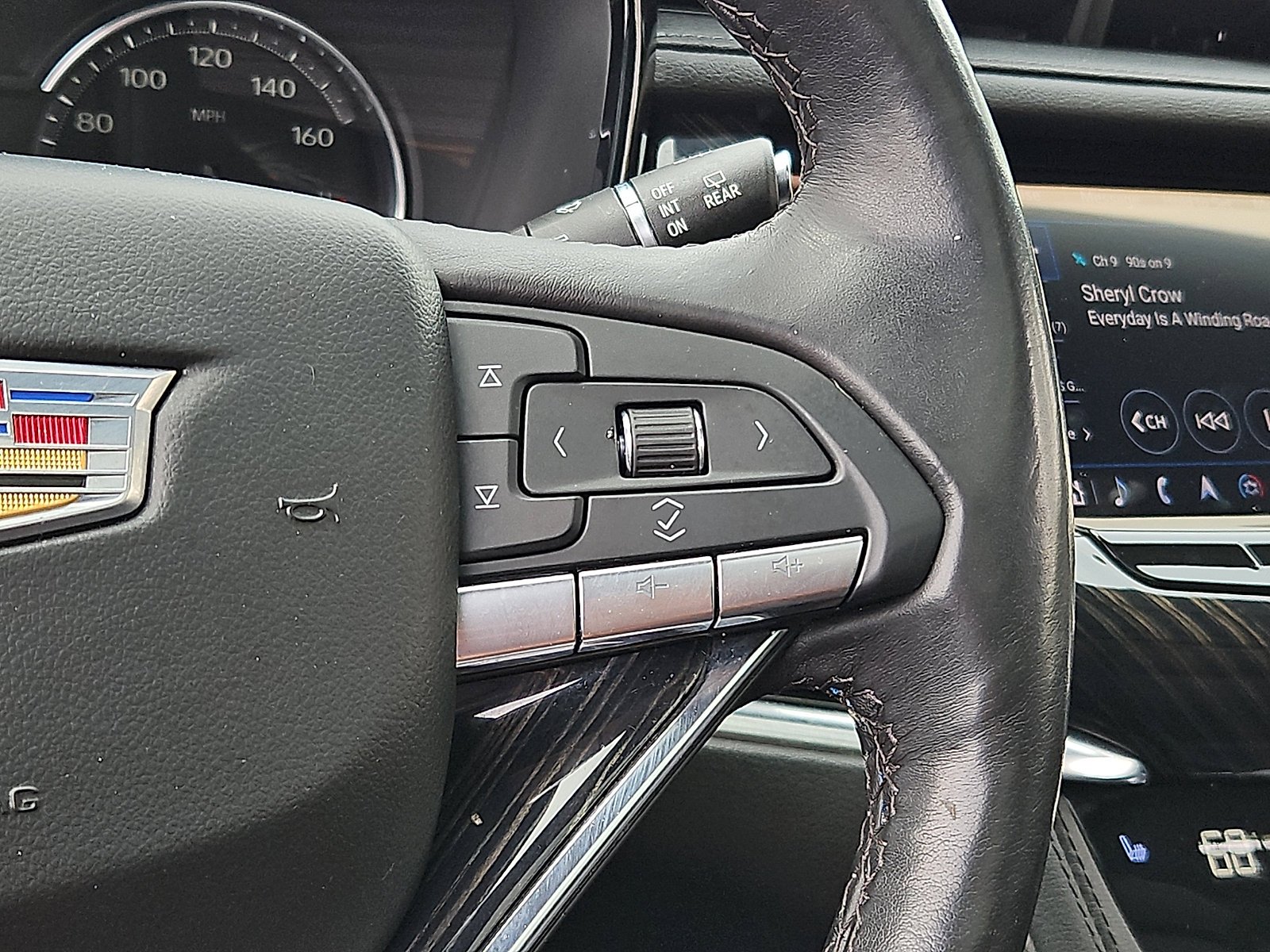 Used 2022 Cadillac XT6 Premium Luxury w/ LPO, Floor Liner Package AWD/4WD image 23