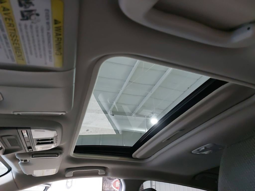 Used 2024 Subaru Crosstrek 2.0i Premium image 31