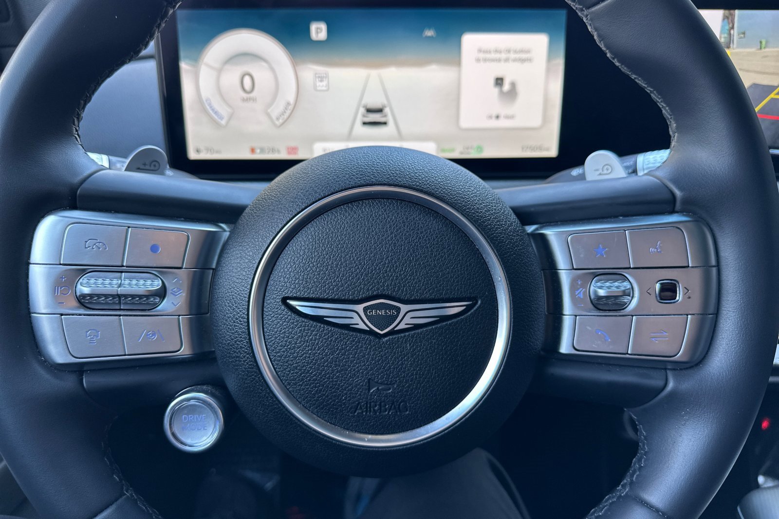 Used 2025 Genesis GV60 RWD image 25