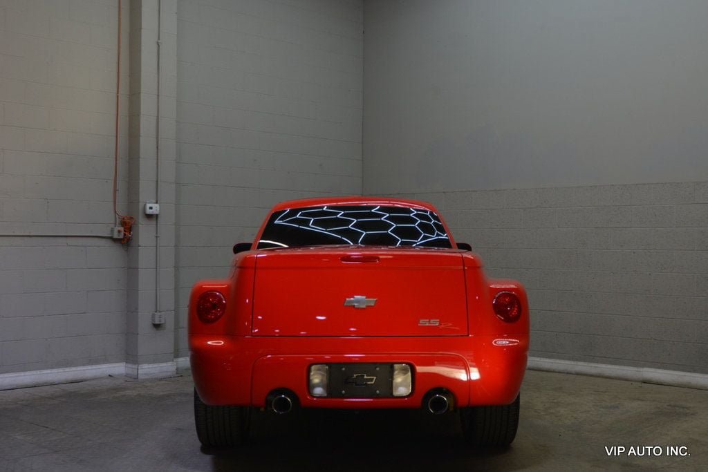 Used 2003 Chevrolet SSR w/ Preferred Equipment Group RWD image 4