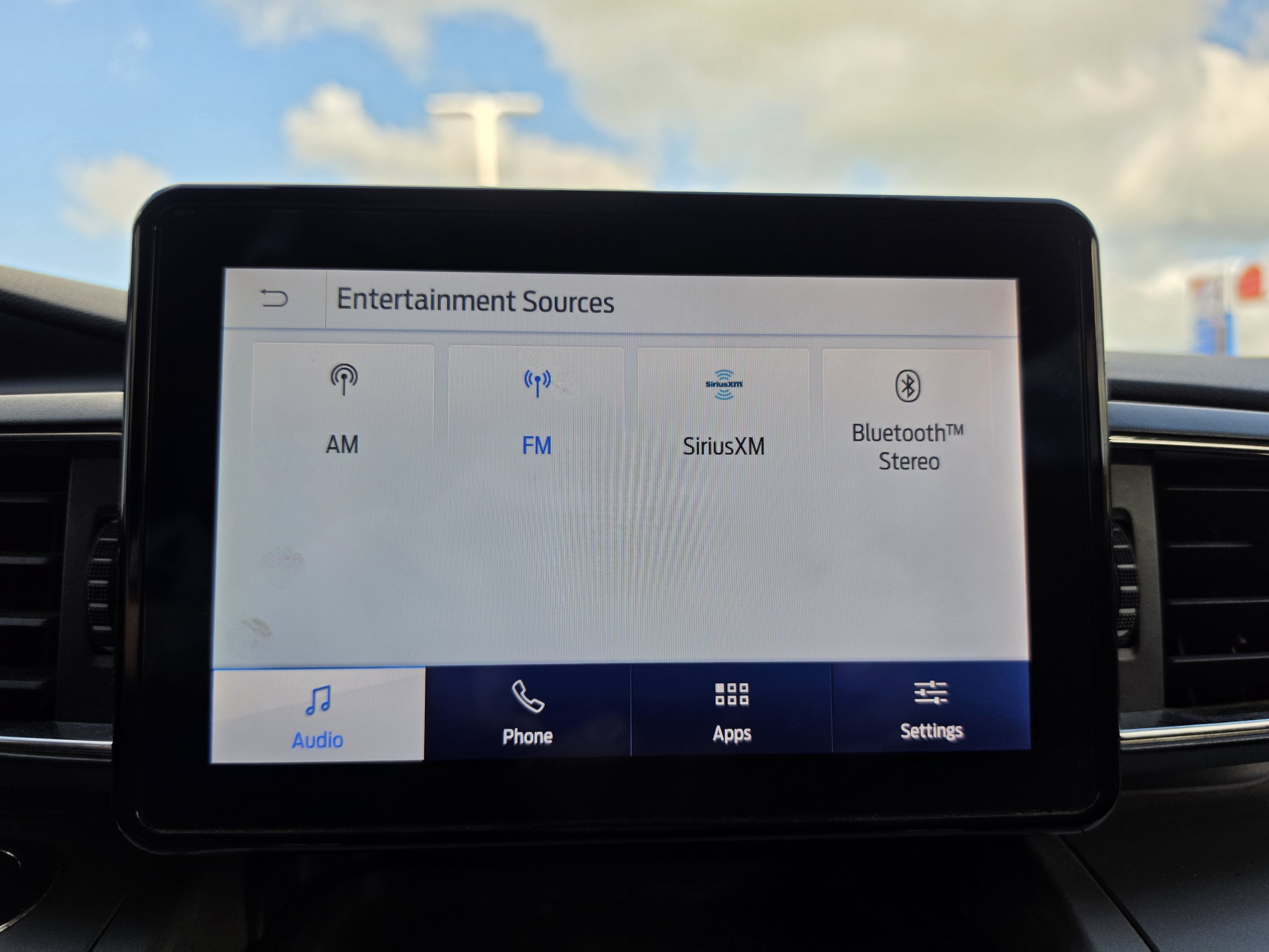 Used 2021 Ford Explorer XLT w/ Equipment Group 202A AWD/4WD image 29
