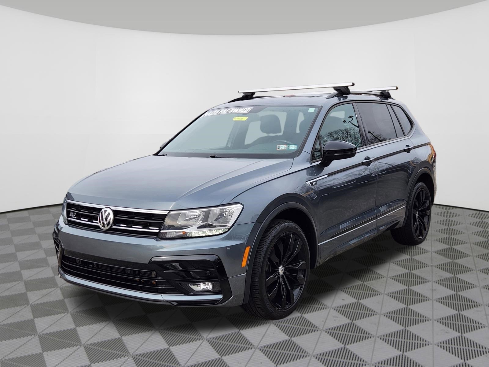 Used 2021 Volkswagen Tiguan SE R-Line w/ 3rd Row Seat Package image 2