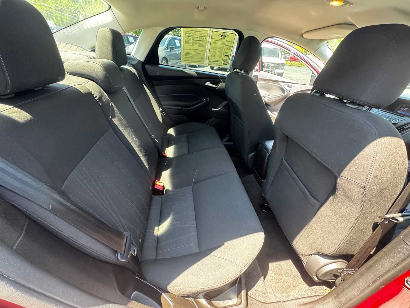Used 2016 Ford Focus SE w/ SE Power Seat Package FWD image 24