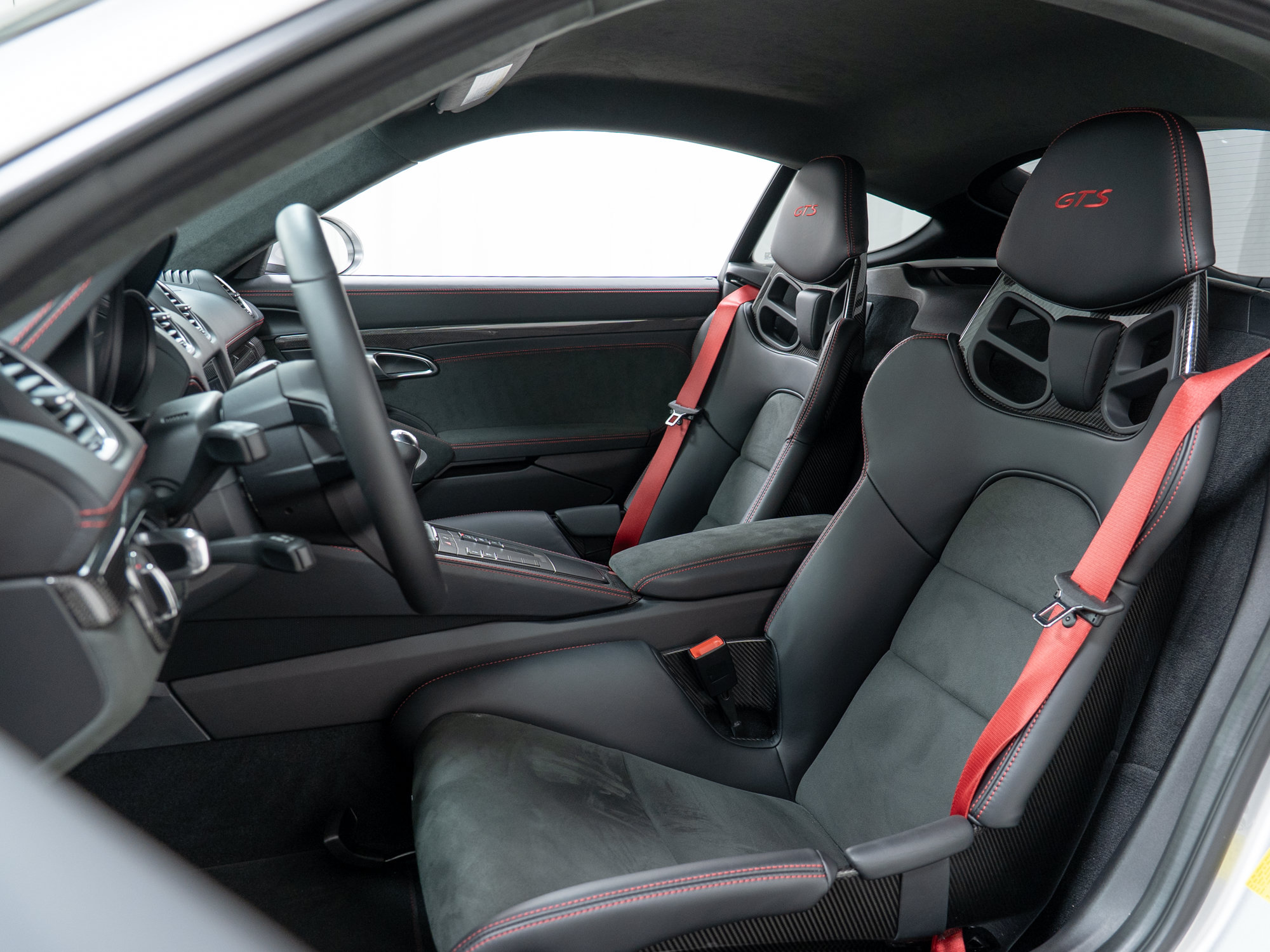 Certified 2025 Porsche 718 Cayman GTS RWD image 5