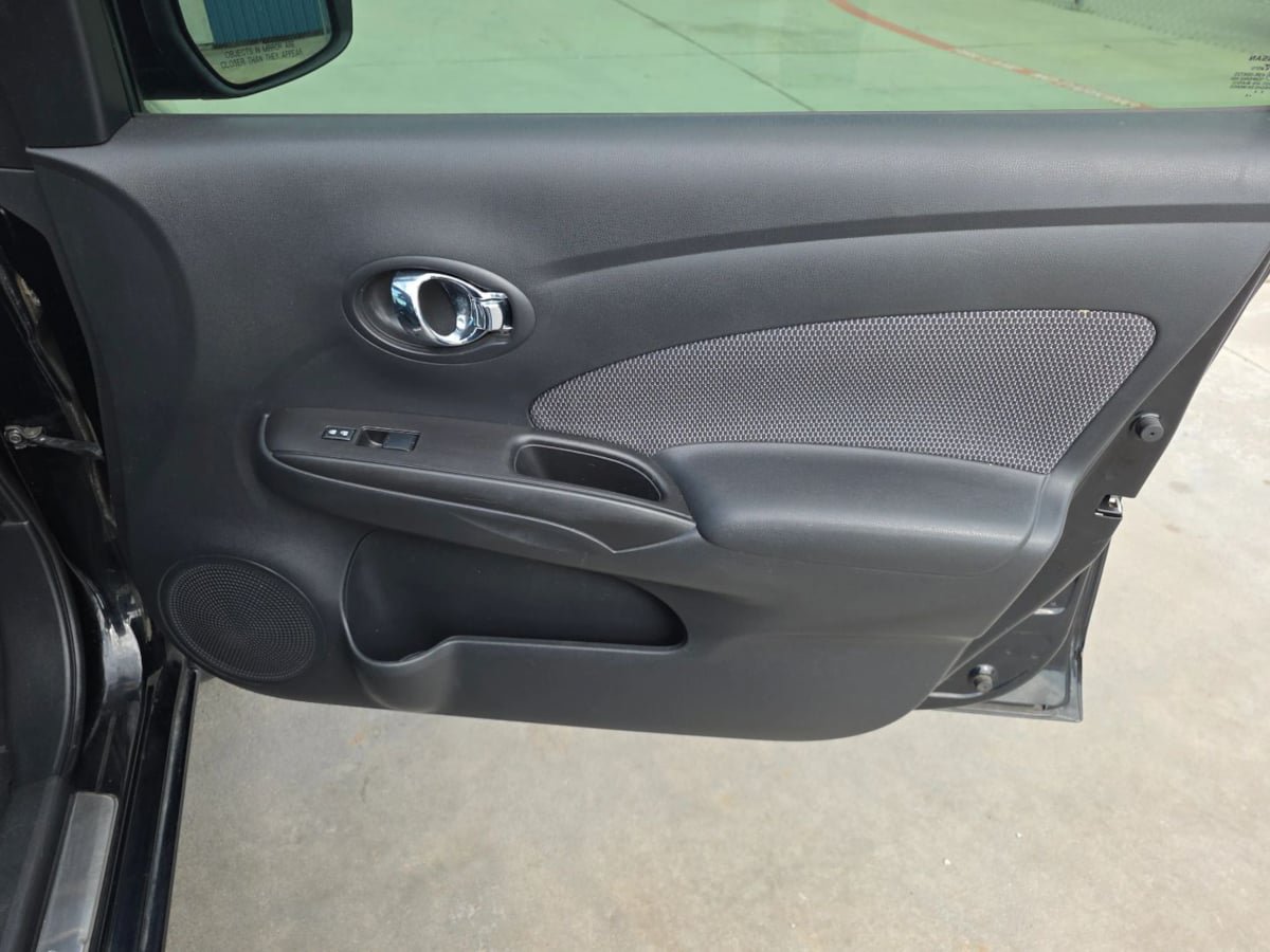 Used 2015 Nissan Versa w/ SL Tech Package FWD image 54