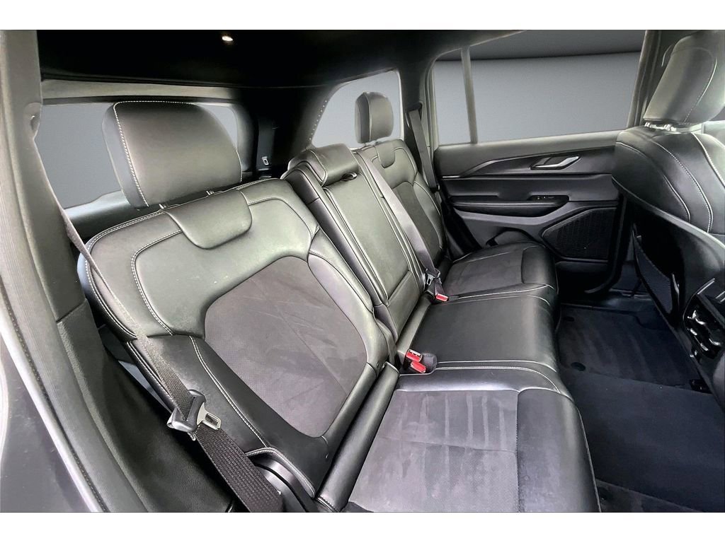 Certified 2025 Jeep Grand Cherokee Altitude image 24