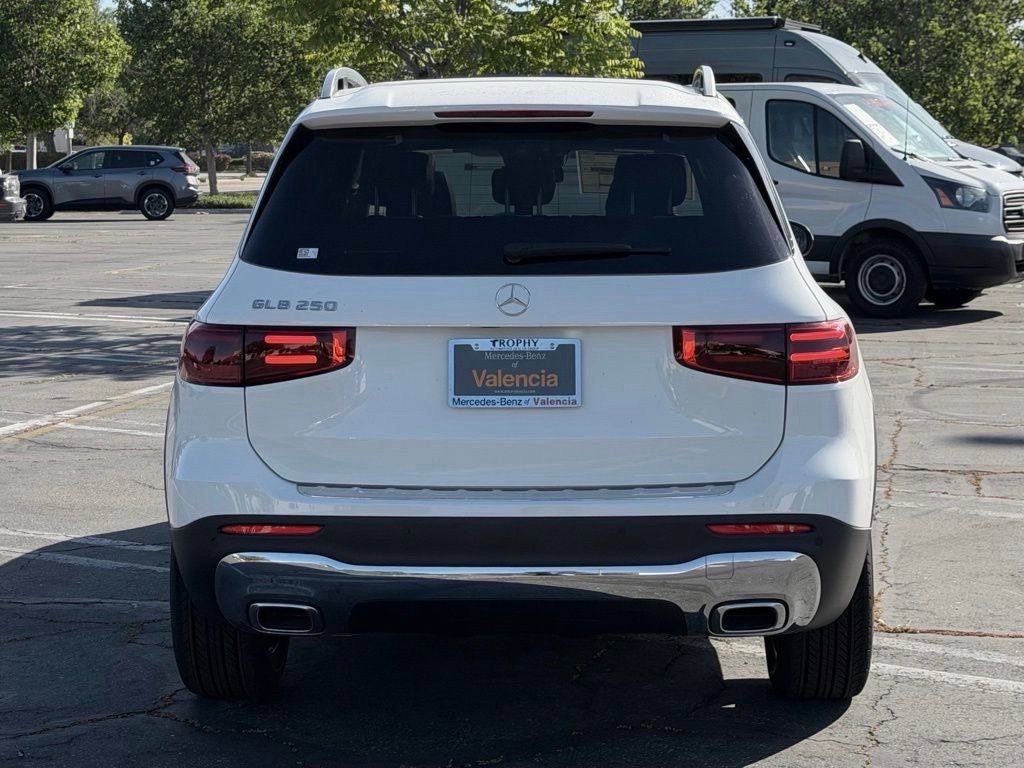 New 2026 Mercedes-Benz GLB 250 image 9