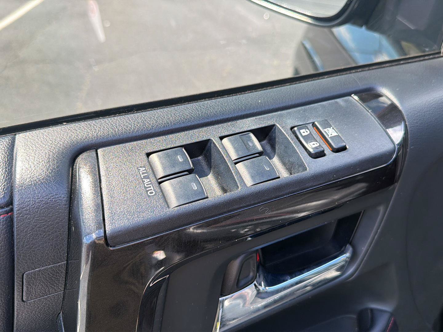 Used 2018 Toyota 4Runner TRD Off-Road Premium AWD/4WD image 36