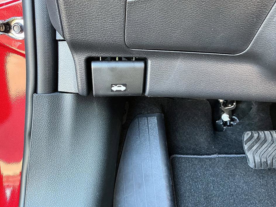 New 2026 Nissan Kicks SV w/ SV Premium Package image 10