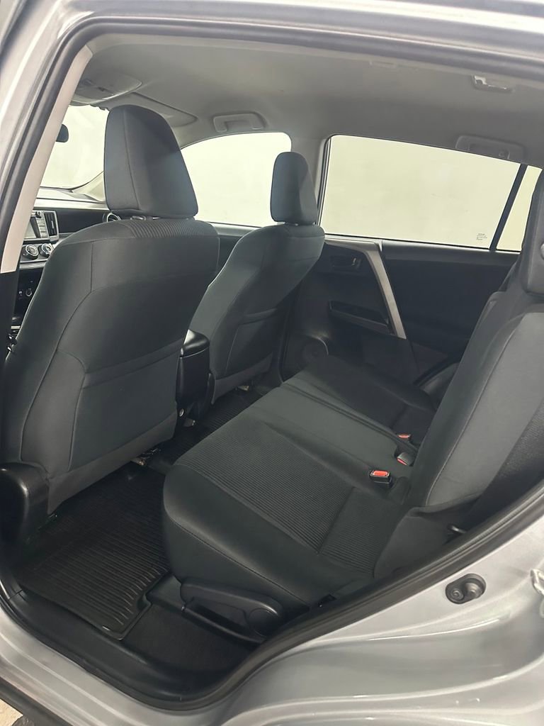 Used 2016 Toyota RAV4 LE AWD/4WD image 25