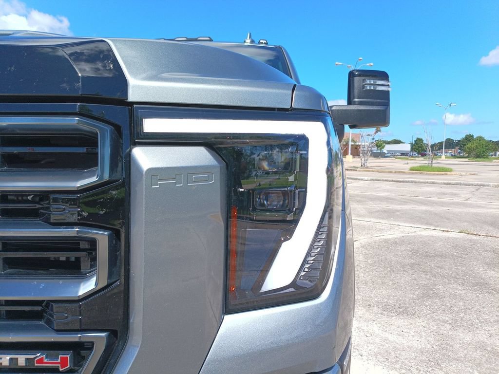Used 2025 GMC Sierra 2500 AT4 w/ AT4 Premium Plus Package AWD/4WD image 10