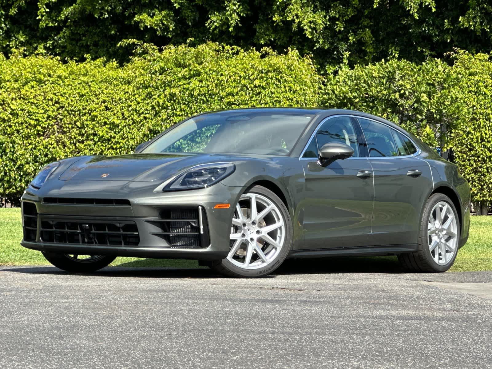 New 2026 Porsche Panamera 4