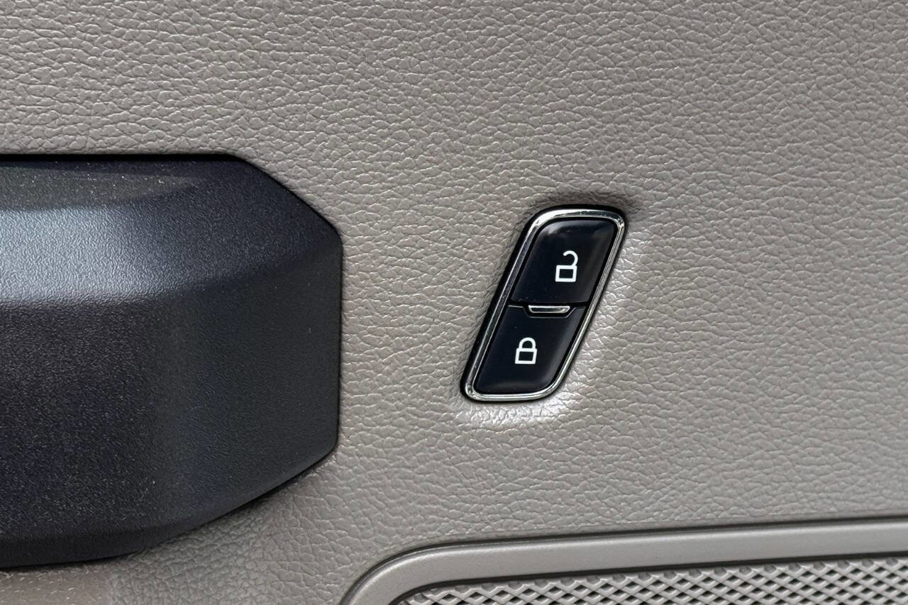 Used 2017 Ford F150 XL w/ Equipment Group 101A Mid AWD/4WD image 22