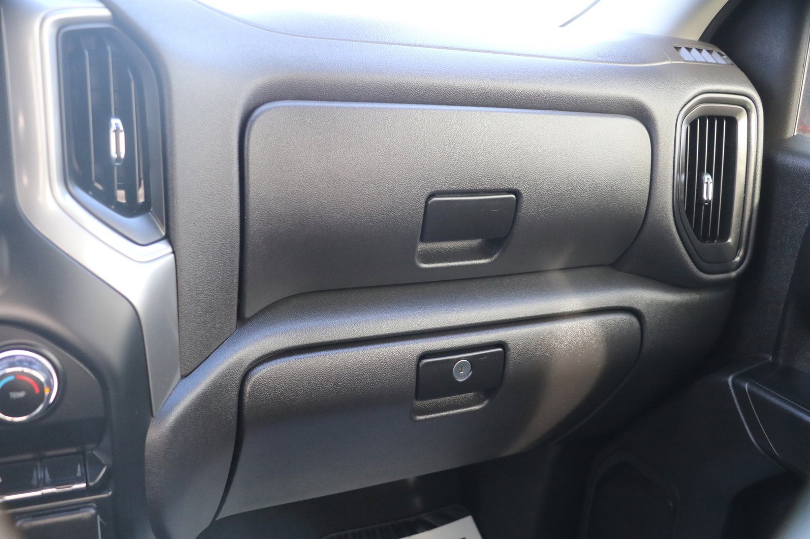 Used 2024 Chevrolet Silverado 1500 Custom Trail Boss w/ Turbomax Blackout Package image 27