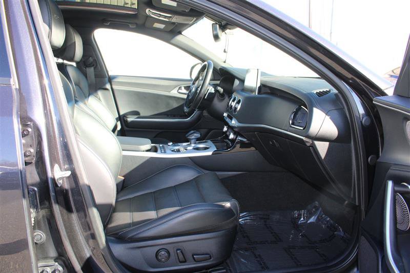 Used 2019 Kia Stinger GT2 image 14