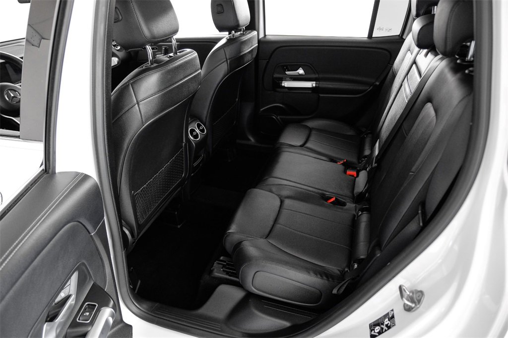 Used 2020 Mercedes-Benz GLB 250 w/ Premium Package image 40