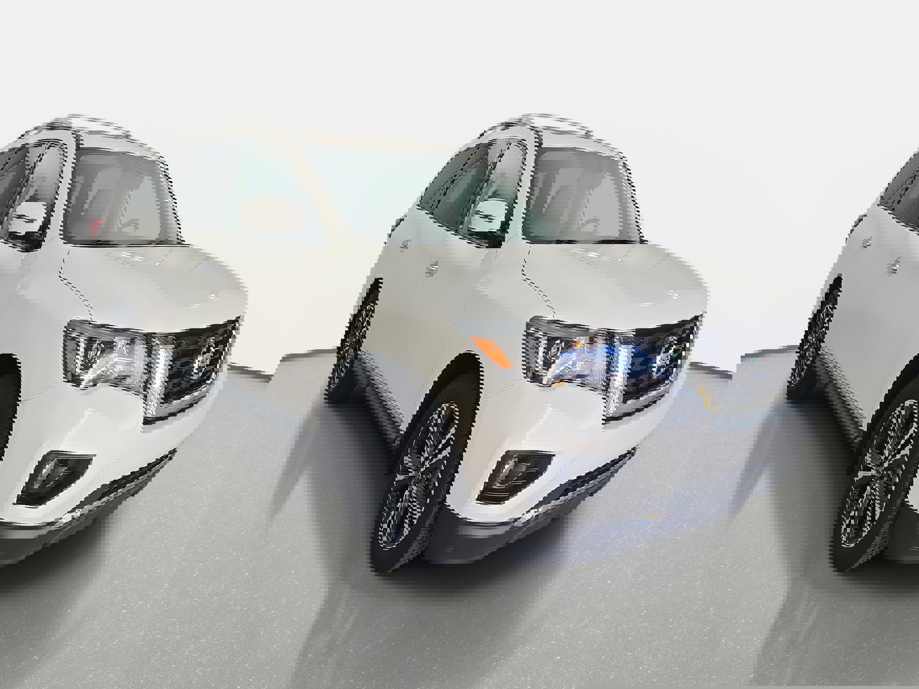 Used 2020 Nissan Pathfinder Platinum image 3