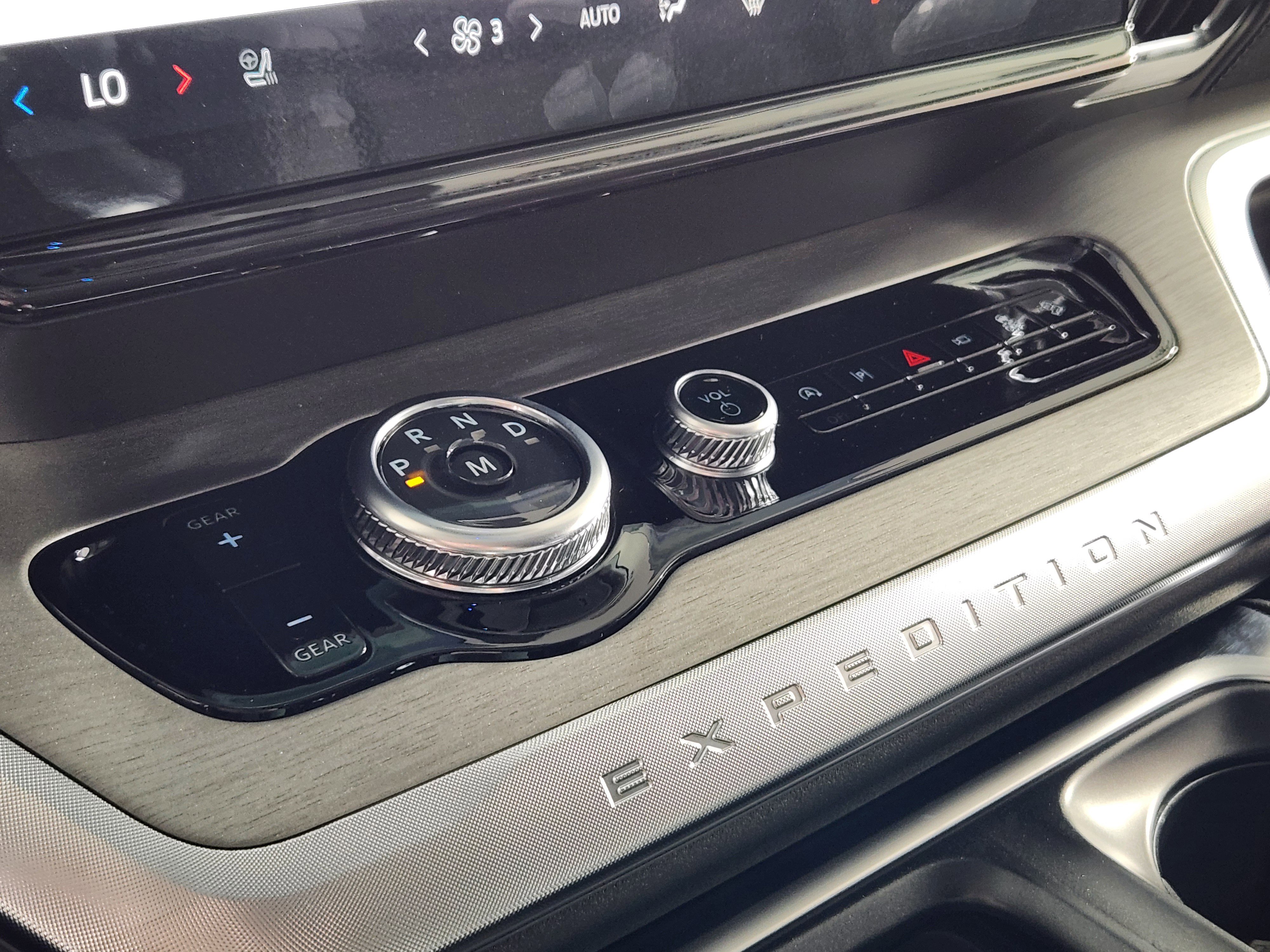 New 2026 Ford Expedition Max Platinum w/ Driver's Package image 25