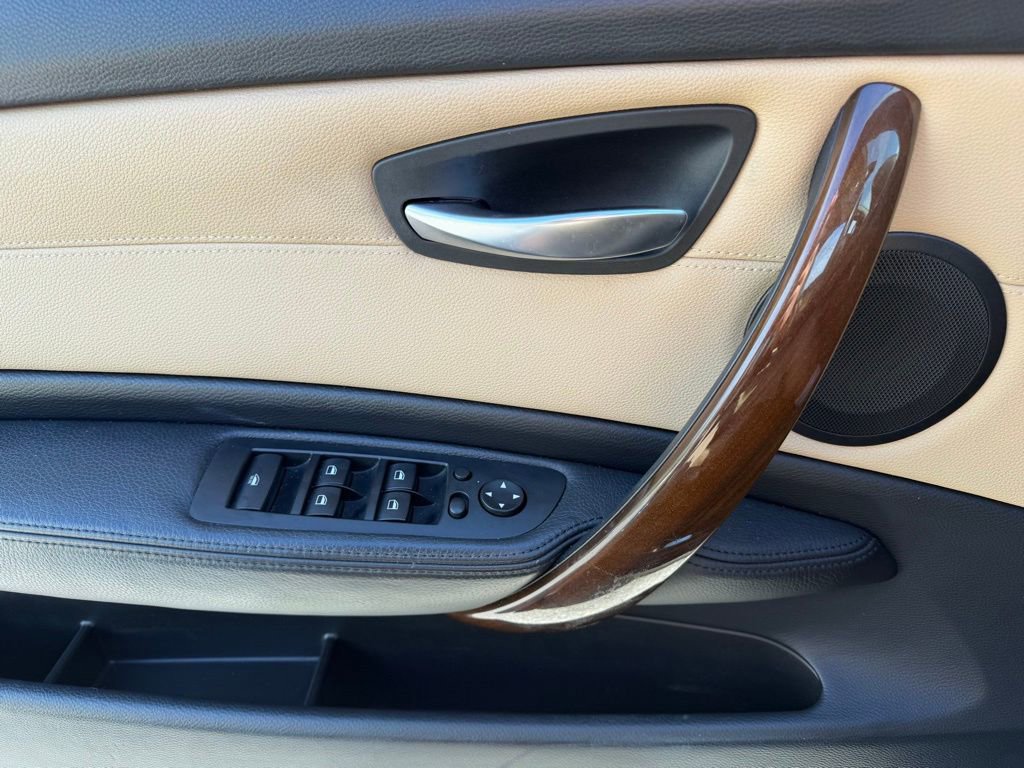 Used 2012 BMW 128i Convertible image 22