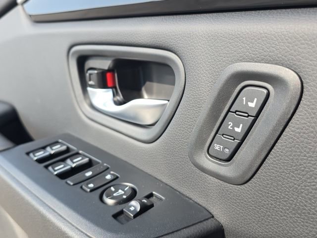Used 2025 Honda Pilot Touring image 26