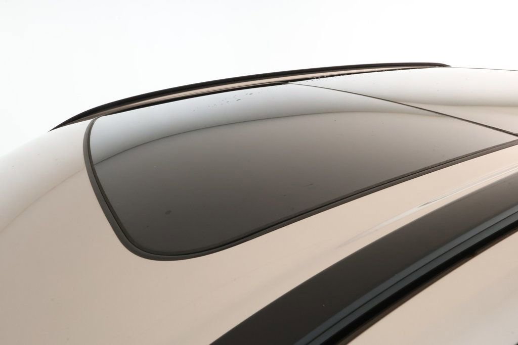 Used 2025 Volvo XC60 T8 Ultra w/ Protection Package Premier image 8