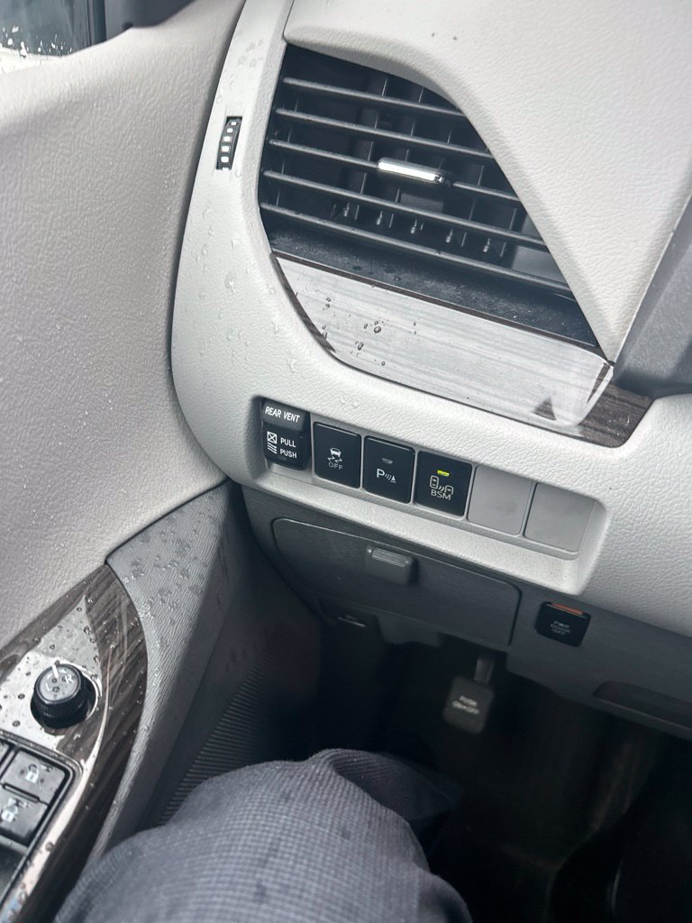 Used 2017 Toyota Sienna XLE w/ XLE Navigation Package FWD image 10