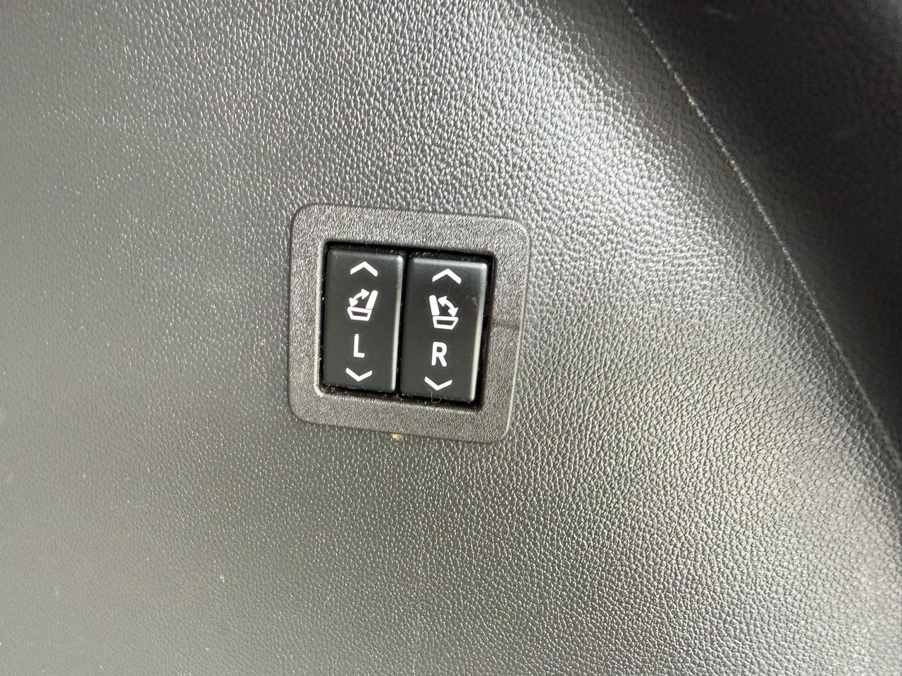 Used 2022 Buick Enclave Premium AWD/4WD image 19