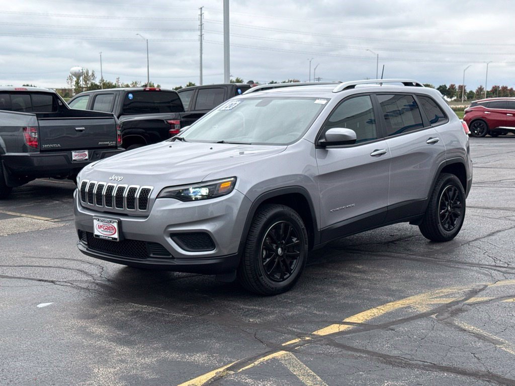 Used 2020 Jeep Cherokee Latitude w/ Cold Weather Group AWD/4WD image 7