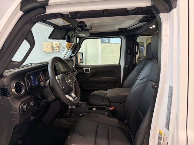 Used 2024 Jeep Wrangler Sahara w/ Technology Group image 11
