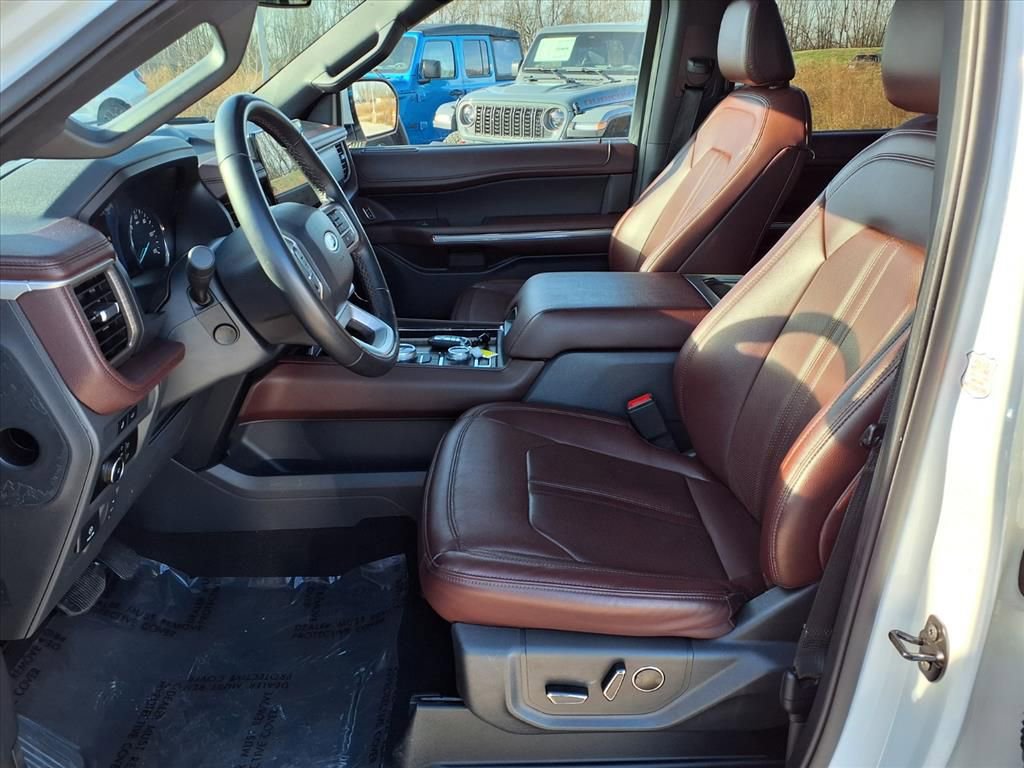 Used 2024 Ford Expedition Limited image 26