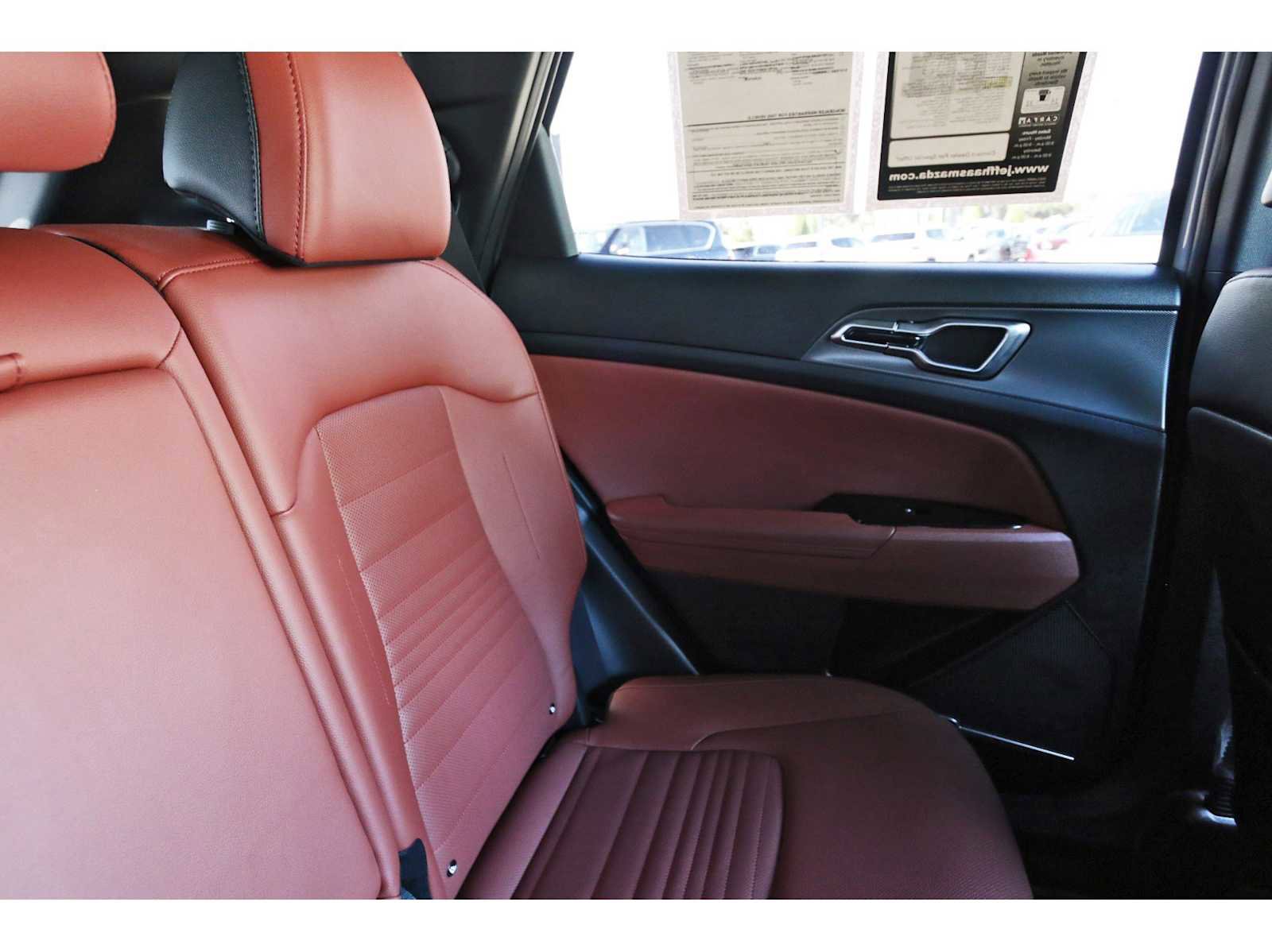 Used 2025 Kia Sportage SX image 10