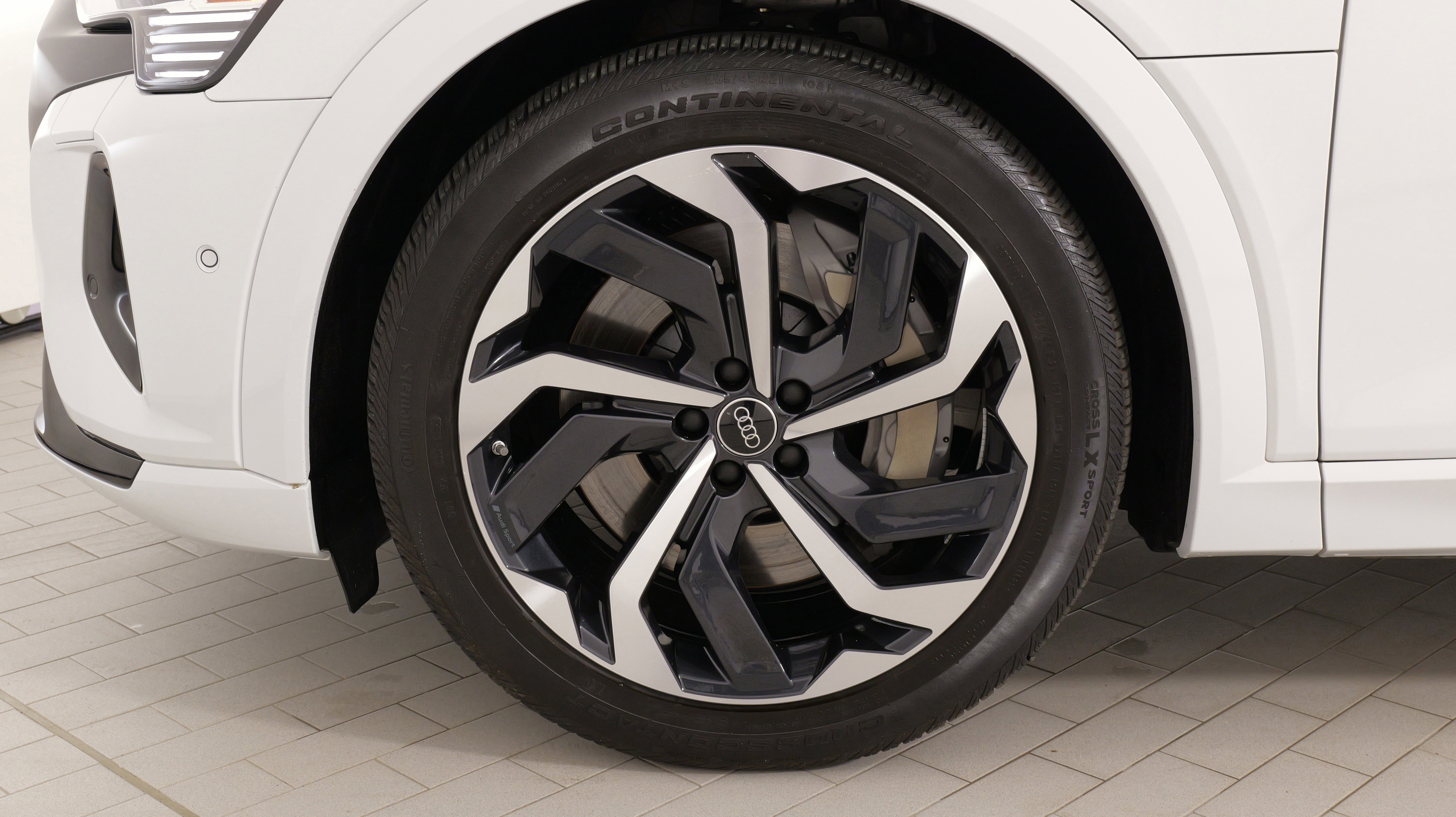 Used 2024 Audi Q8 e-tron Premium Plus w/ Premium Plus Package image 66