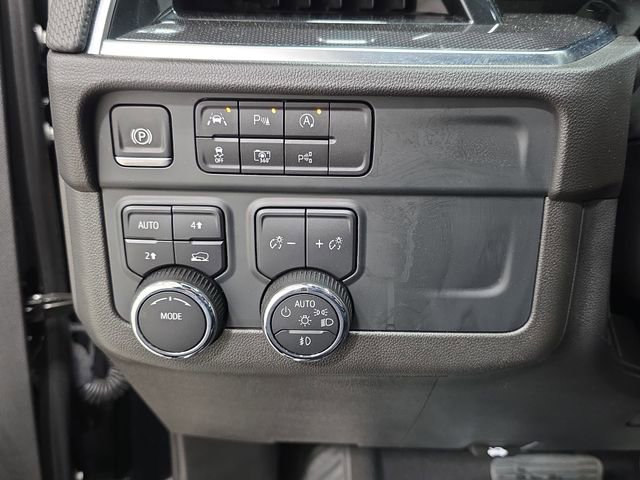 Used 2025 Chevrolet Suburban RST w/ Comfort Package AWD/4WD image 26