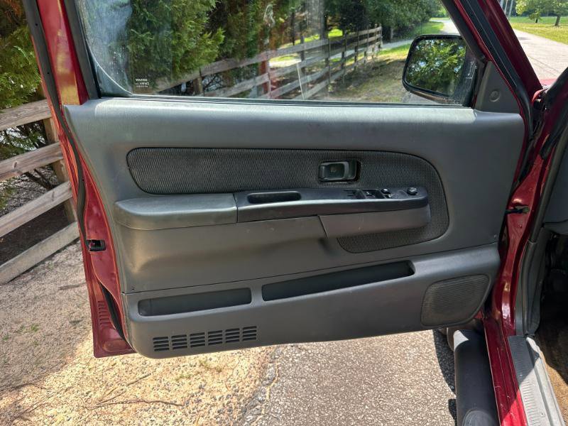 Used 2004 Nissan Frontier XE w/ (PWR) Pwr Pkg image 6