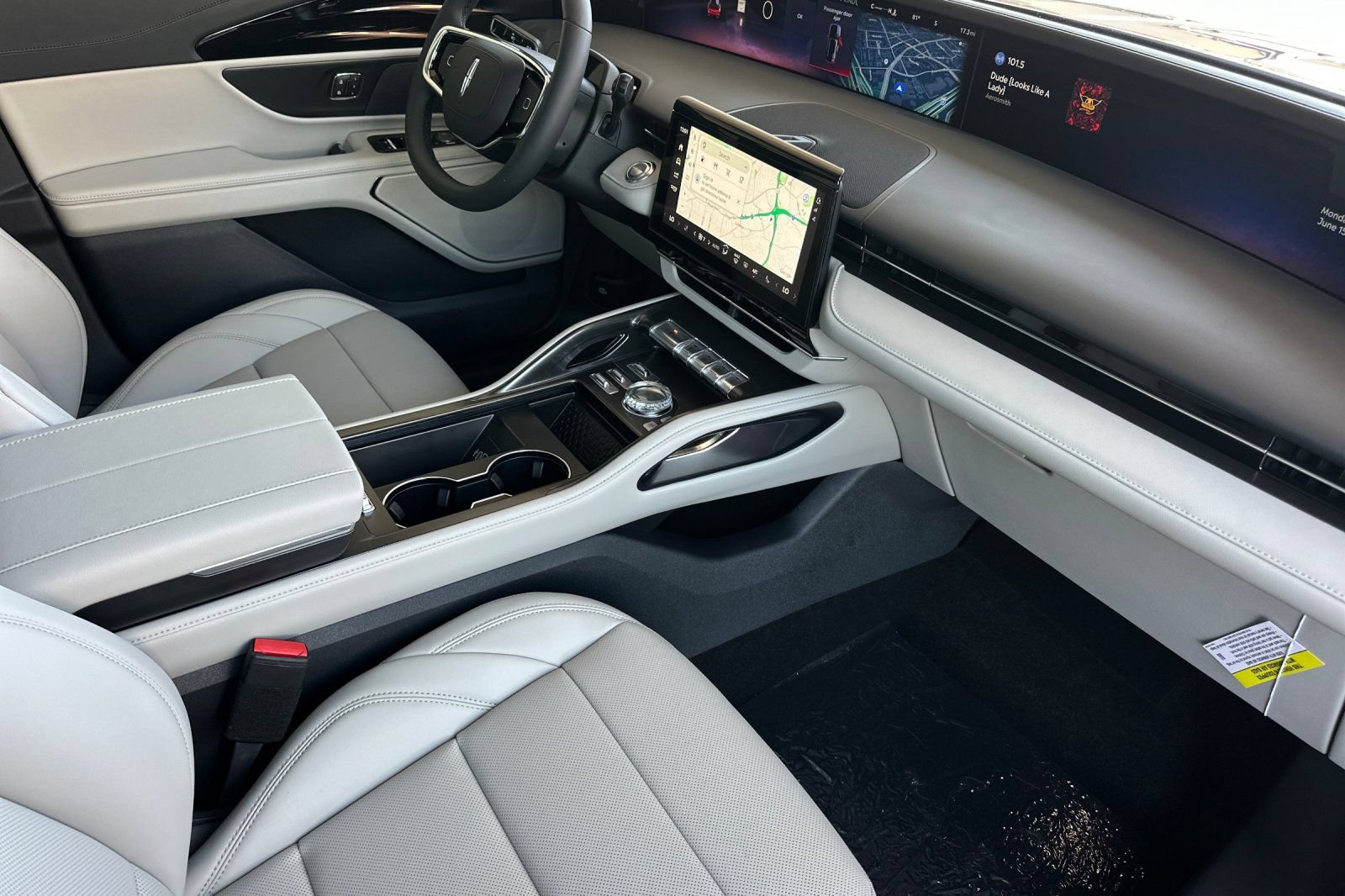 New 2026 Lincoln Nautilus Premier AWD/4WD image 15