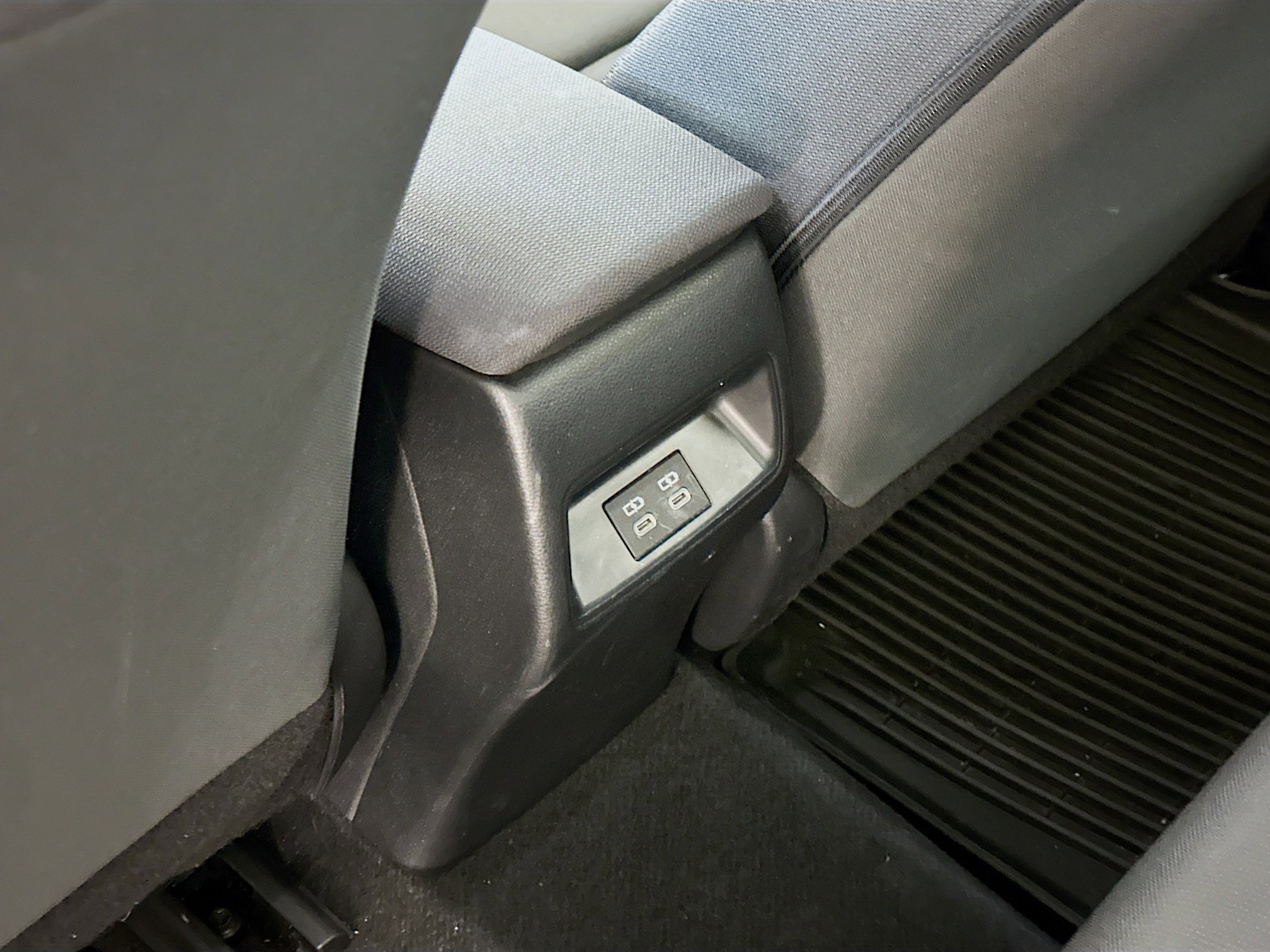 Used 2024 Toyota Corolla LE image 28